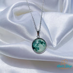 Cargar imagen en el visor de la galería, Collar luna luminosa
