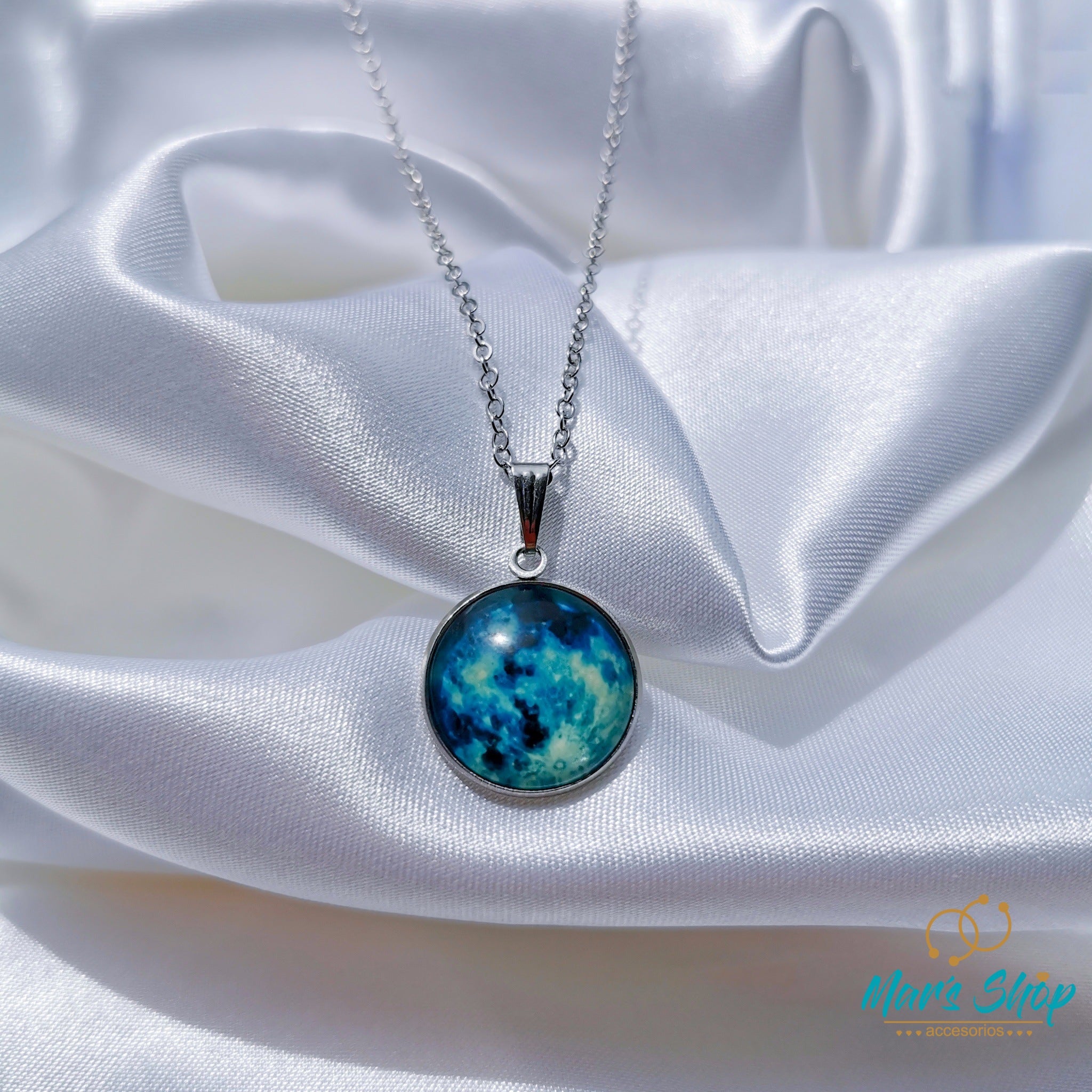 Collar luna luminosa