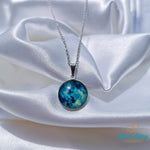 Cargar imagen en el visor de la galería, Collar luna luminosa
