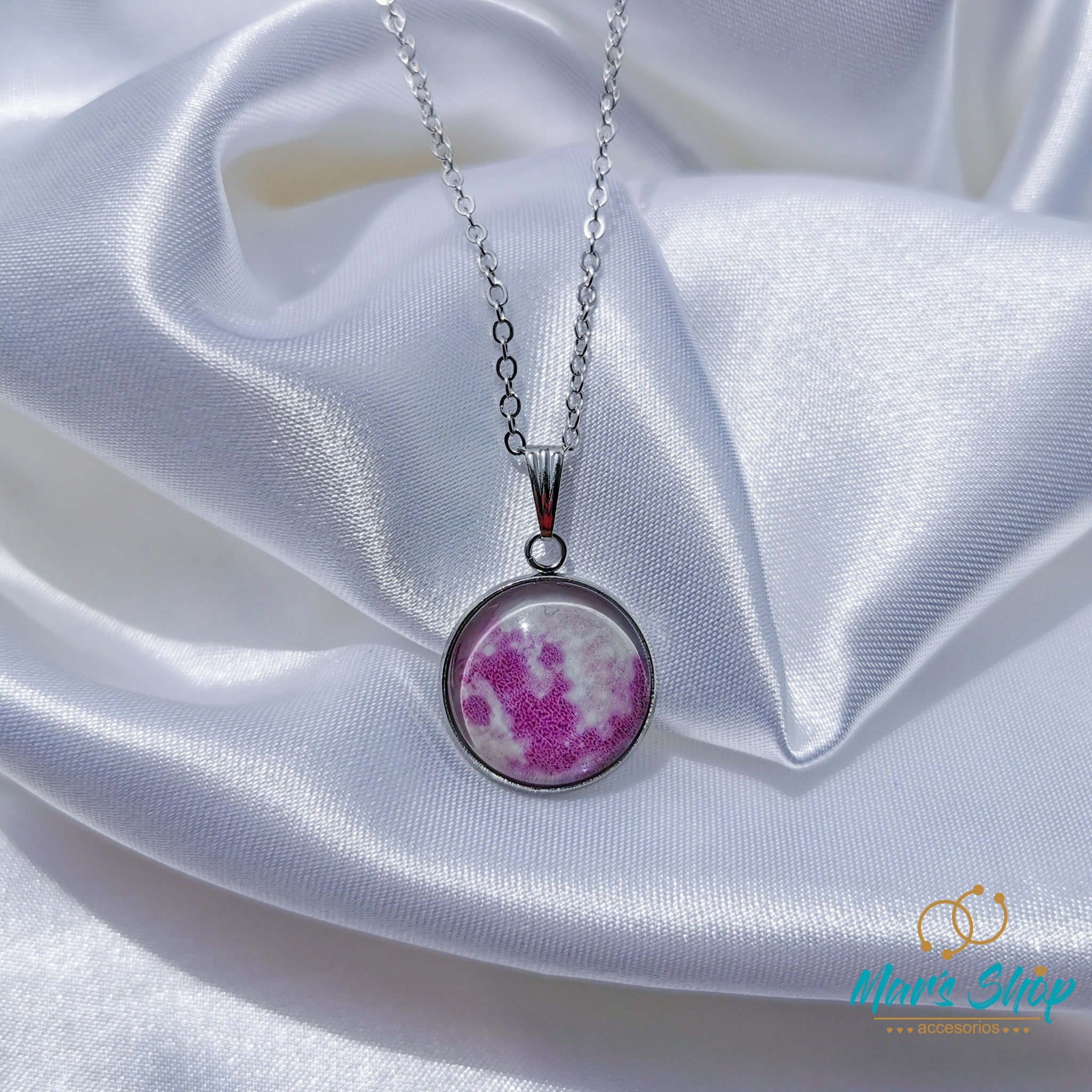 Collar luna luminosa