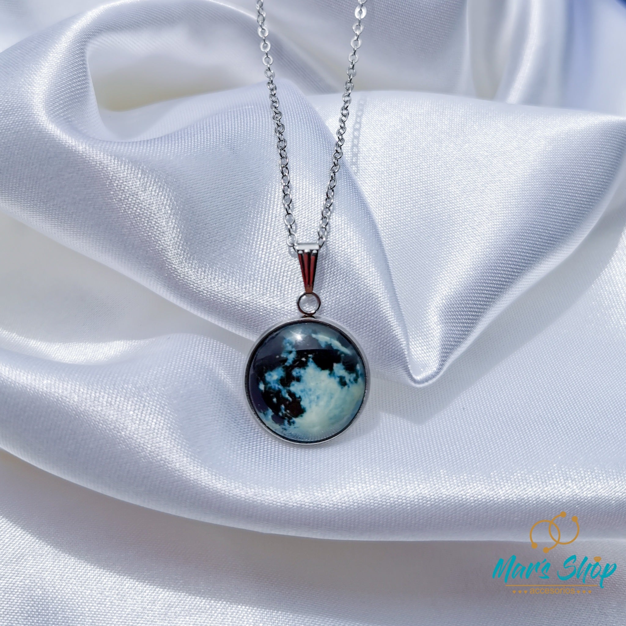 Collar luna luminosa