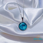 Cargar imagen en el visor de la galería, Collar luna luminosa
