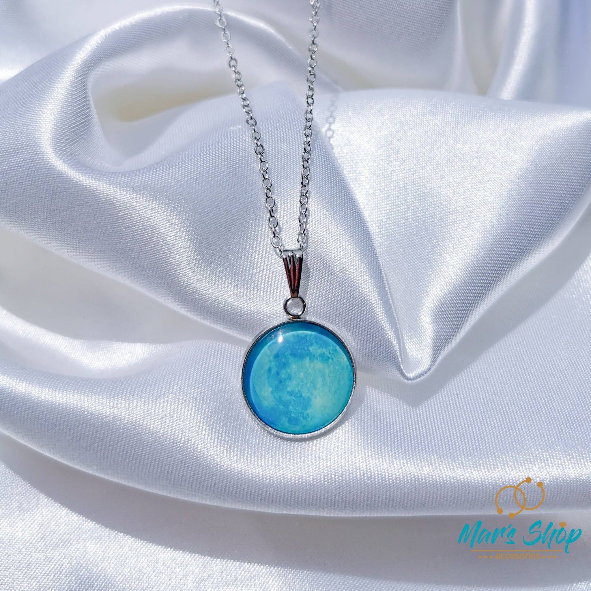Collar luna luminosa