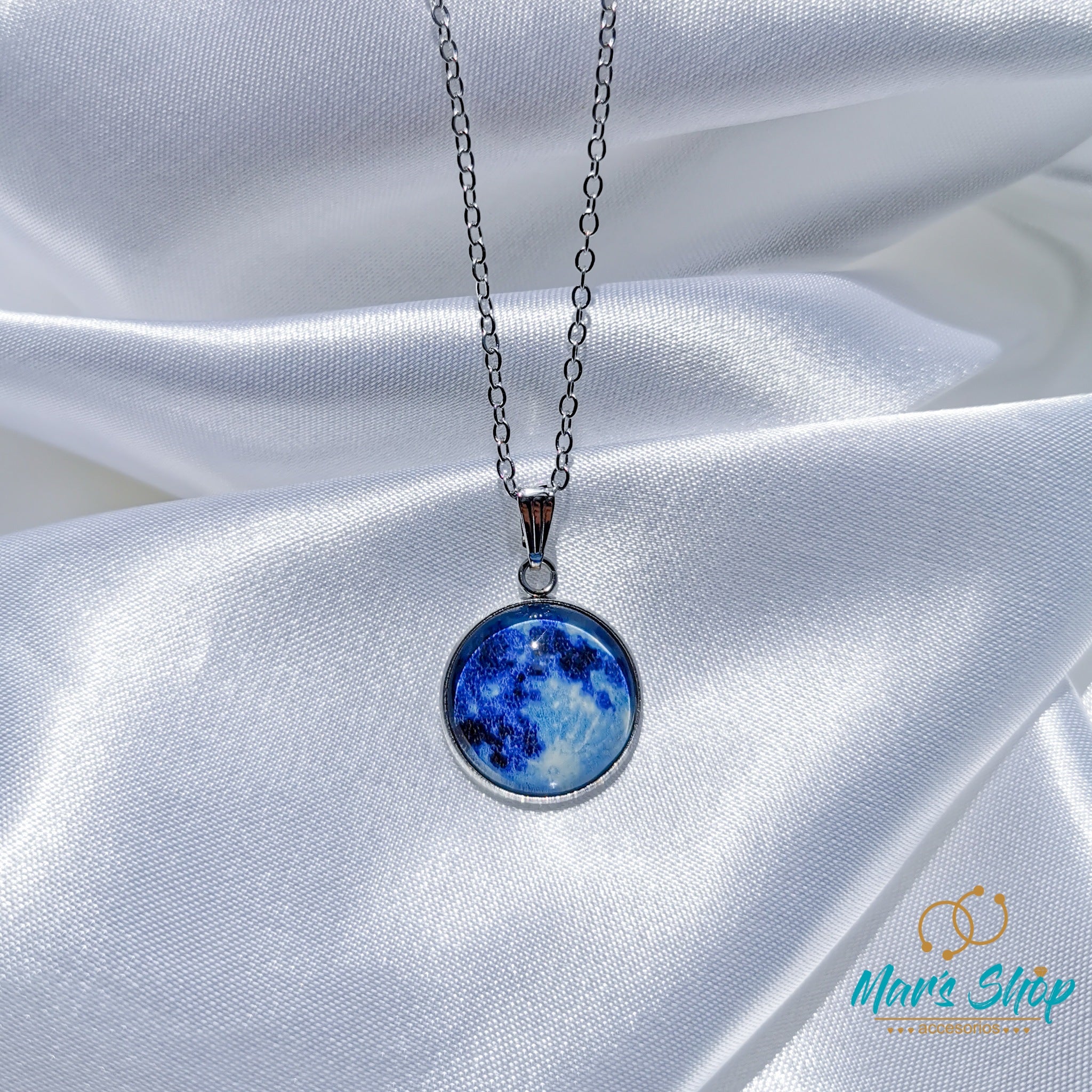 Collar luna luminosa