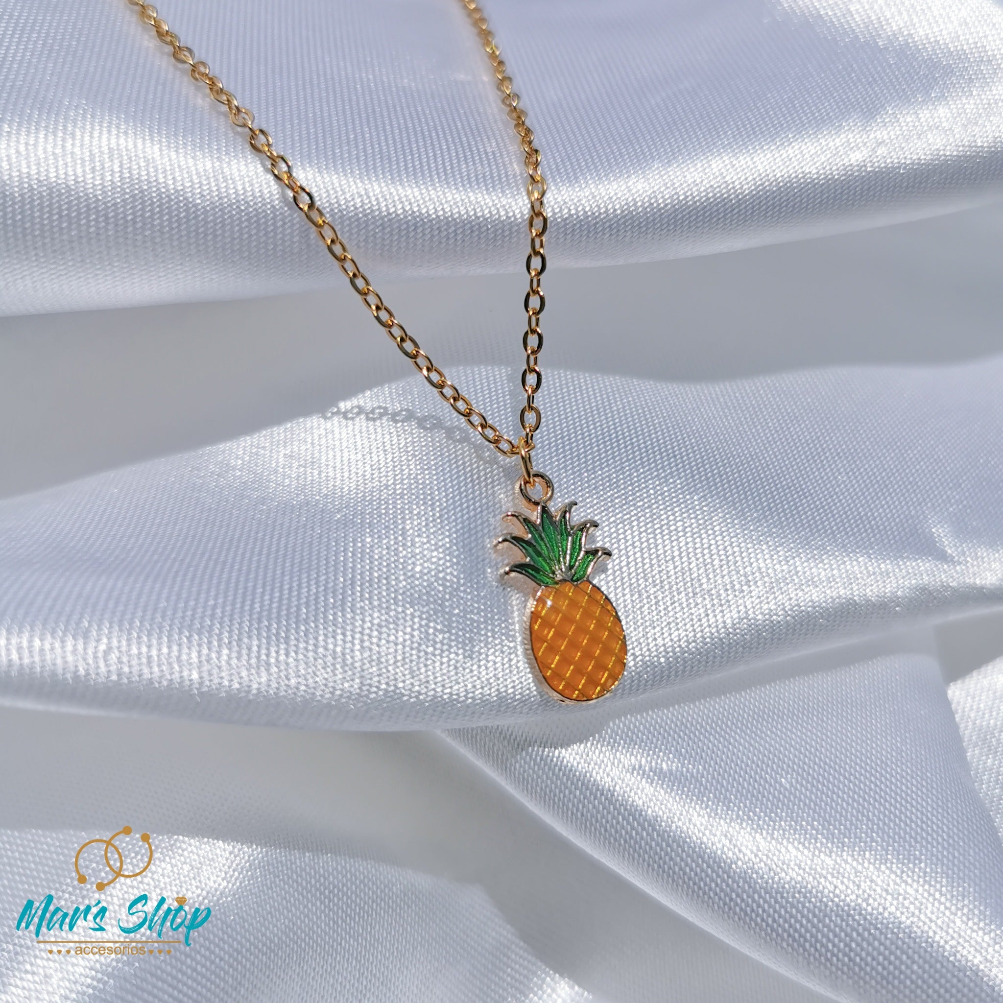 Collar trendy piña