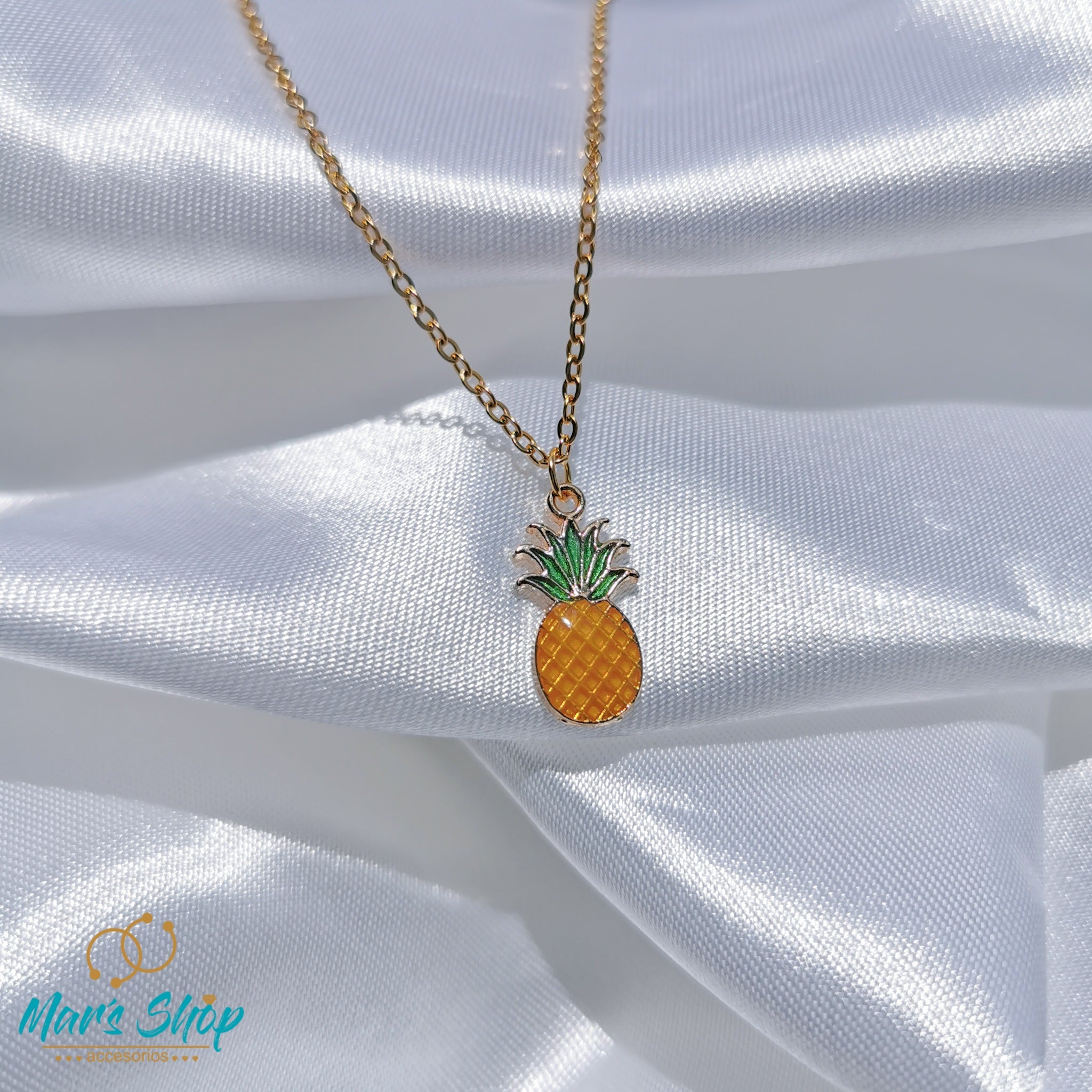 Collar trendy piña