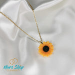 Cargar imagen en el visor de la galería, Collar girasol acero
